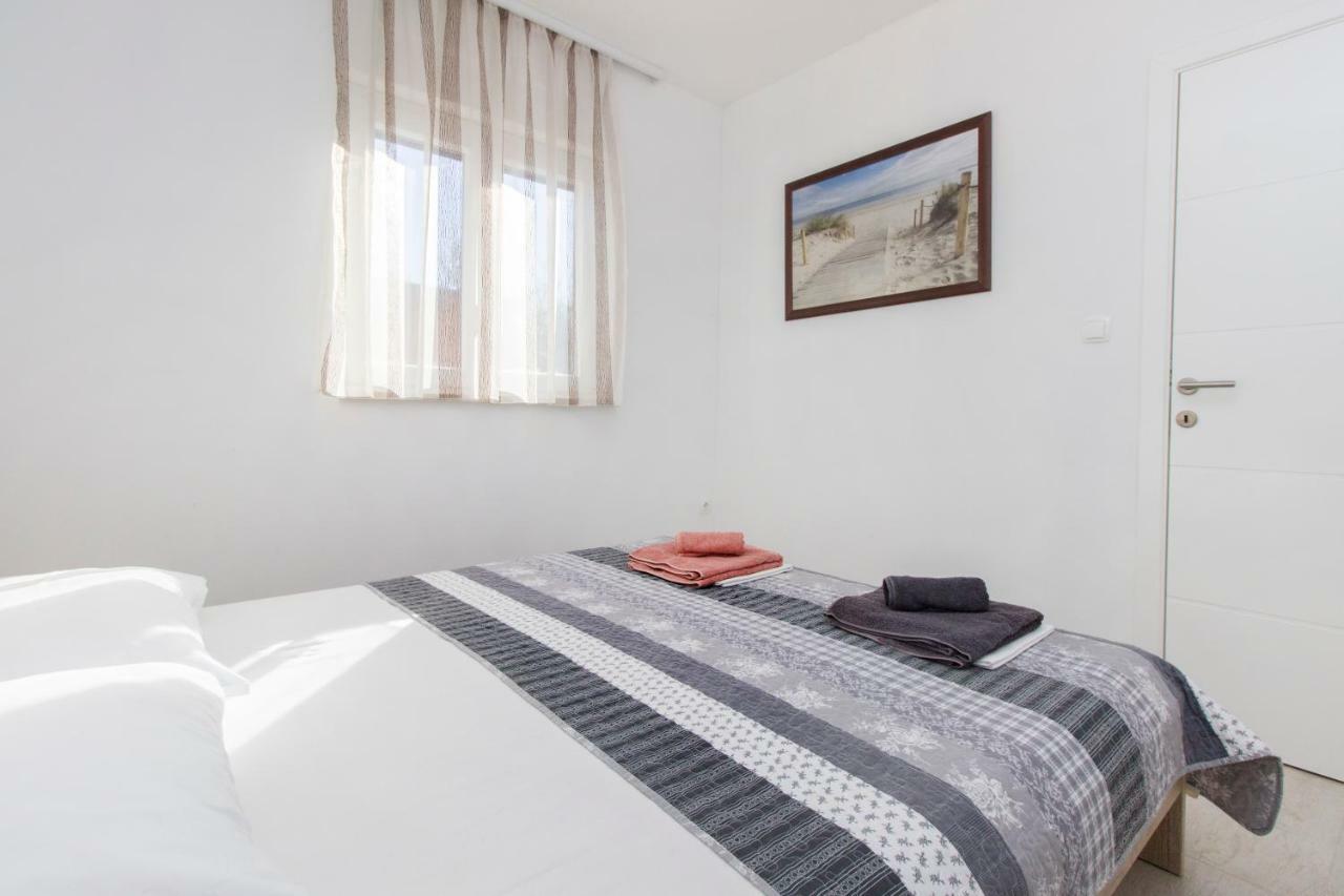 Apartmani Gabriella Vodice Habitación foto