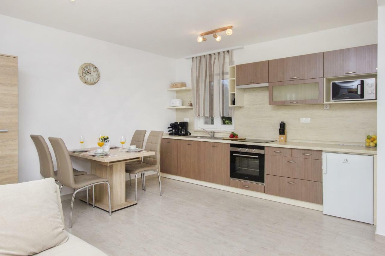 Apartmani Gabriella Vodice Exterior foto