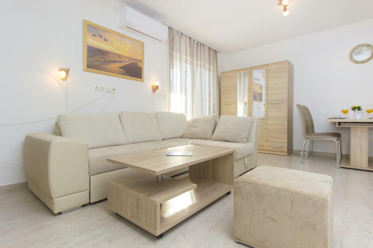 Apartmani Gabriella Vodice Exterior foto